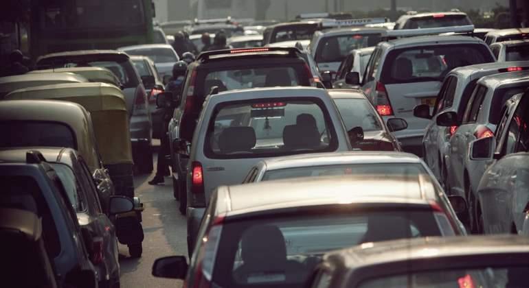 Fila de 10 kilómetros de autos genera intenso tráfico en la México-Puebla