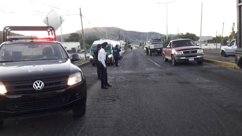 En Tecamachalco transporte público incumple medidas contra Covid-19