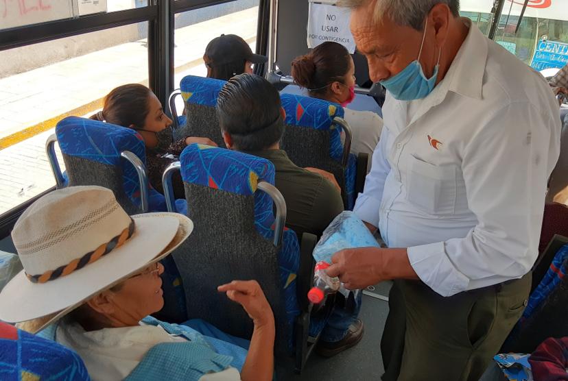 Si no llevan cubrebocas no podrán subir a las combis en Texmelucan