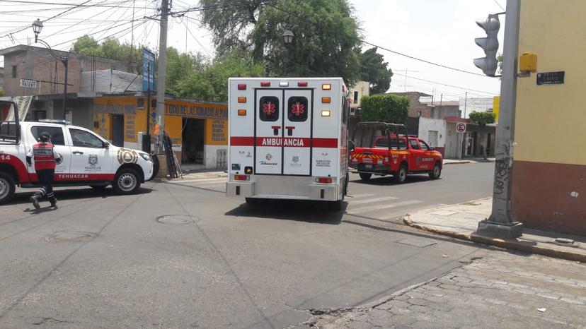 Personal del Hospital de Tehuacán traslada a paciente que podría tener coronavirus