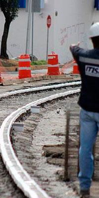 Falla trazo de tren turístico y afecta a 300 vecinos de Cholula