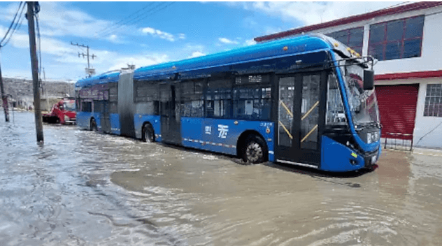 Inundaciones en Chalco: cuando la 4T inaugura obras con los pies en el agua