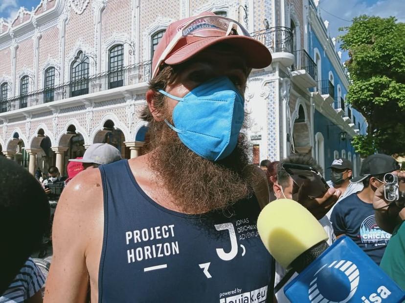 Arriba el Forrest Gump alemán a Tehuacán tras su paso por el triángulo rojo