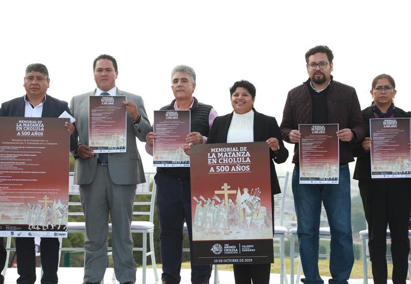 Presenta Pérez Popoca cartel: Memorial de la matanza en Cholula