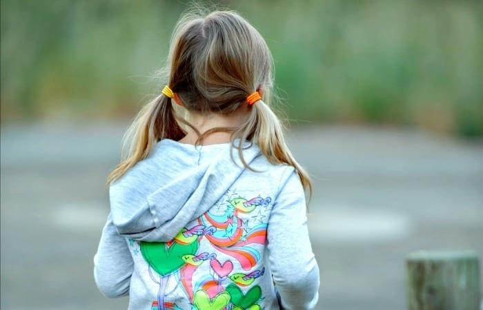 Encuentran a una pequeña caminando sola en el Bulevar Carmelitas 