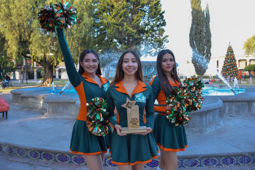 Aztecas Pom Pom se llevó el trofeo de primer lugar