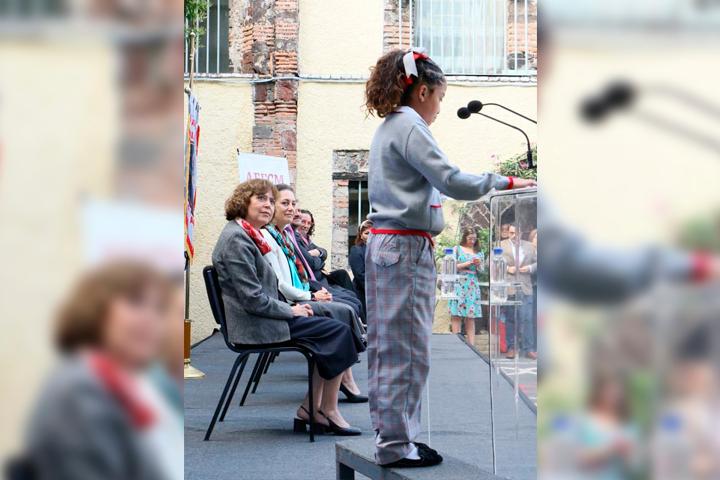 Ahora, niños y niñas pueden elegir falda o pantalón de uniforme