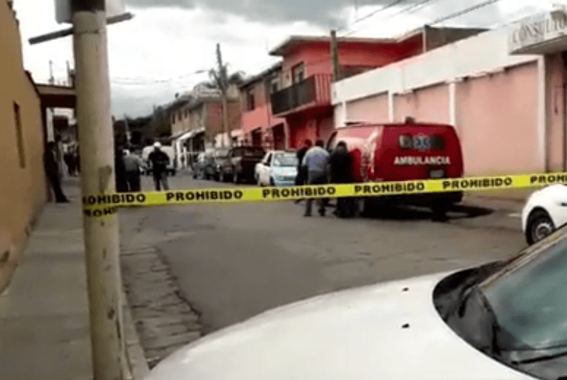 Investigan muerte de bebé de dos meses en un taxi de Atlixco