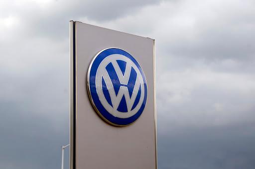 Ofrece VW 830 millones de euros para cerrar dieselgate