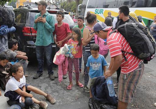 EU debe reubicar a migrantes retenidos para protegerlos contra COVID19: ONU