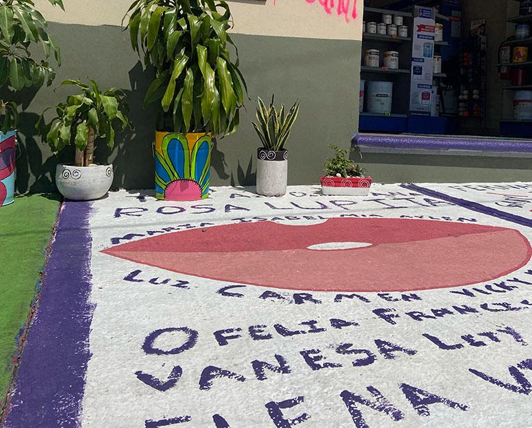 Negocio de Atlixco recuerda a víctimas de feminicidio