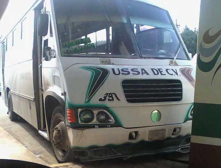 Hombres armados asaltan línea USSA en Huauchinango