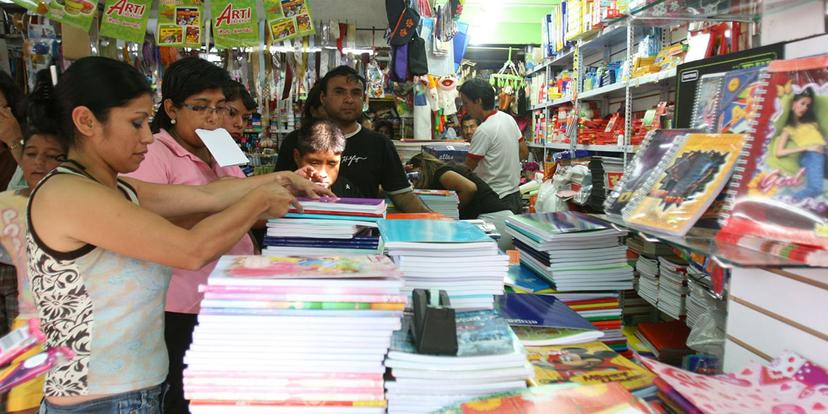 Aumentan ventas 70% en Izúcar por regreso a clases