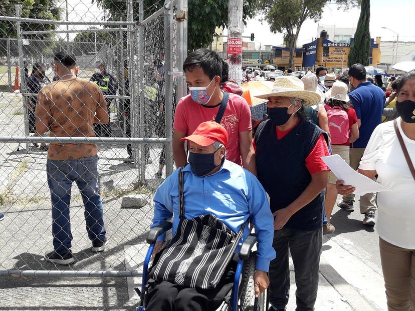 La vacuna Covid nos dará vida para seguir con nuestra familia: abuelitos inoculados 