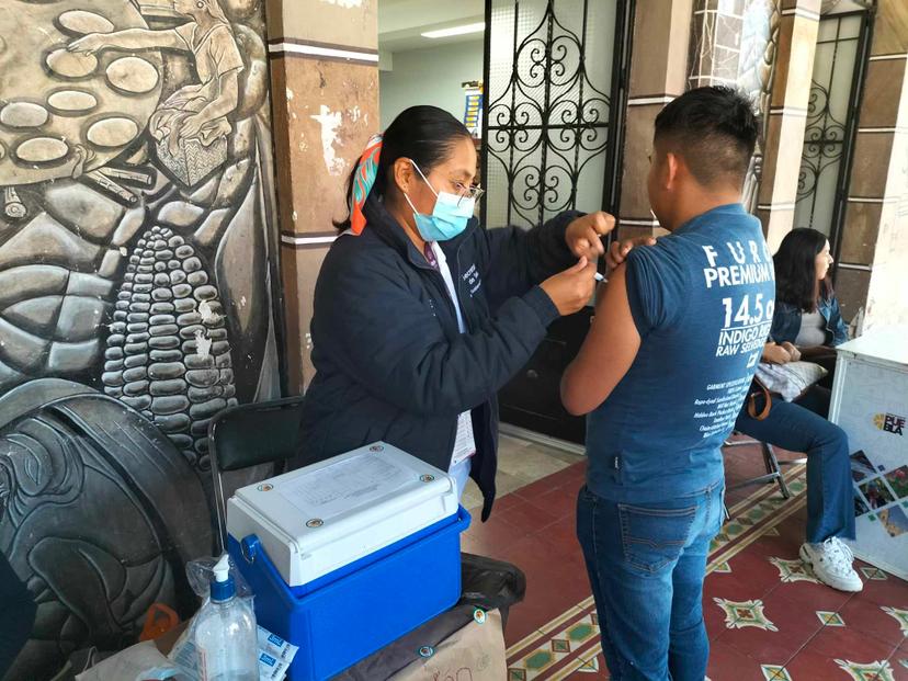 Buena aceptación en Tehuacán de vacunación contra influenza, tétanos y hepatitis