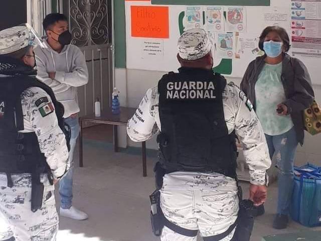 Con apoyo de Guardia Nacional aplican vacunas en mixteca poblana