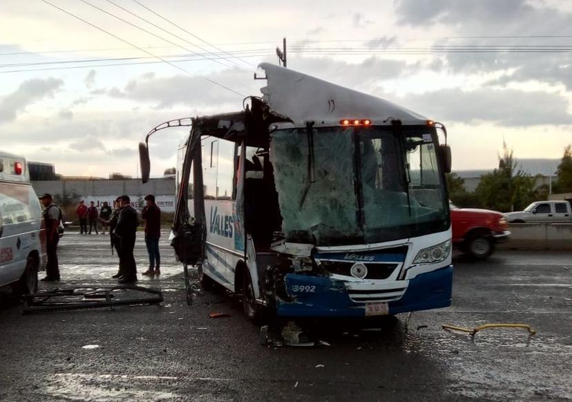 Cuatro pasajeros resultan heridos en accidente automovilístico en Huixcolotla