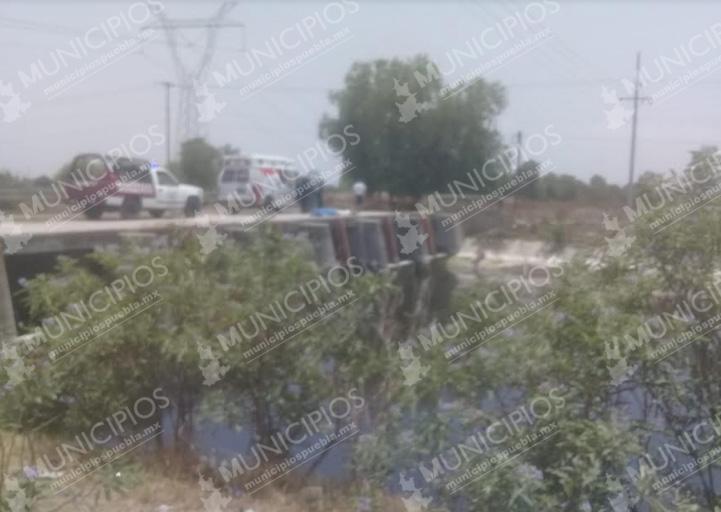 Hallan cadáver flotando en el canal de Valsequillo en Huixcolotla