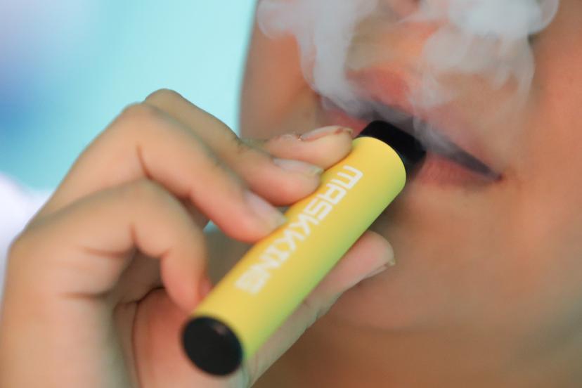 Enfrentan posturas sobre vapeadores y fentanilo en México