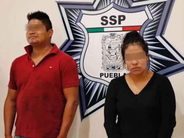 Cae pareja de ladrones de autos y narcomenudistas en Amozoc