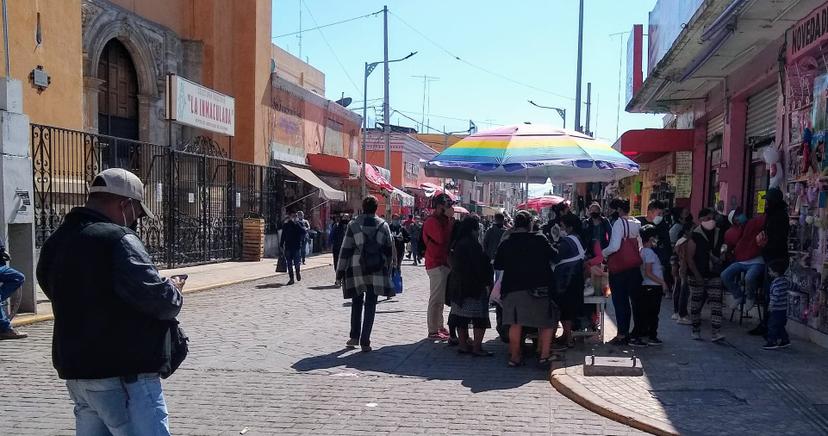 Coapeñas se rebelan y siguen vendiendo en la calle