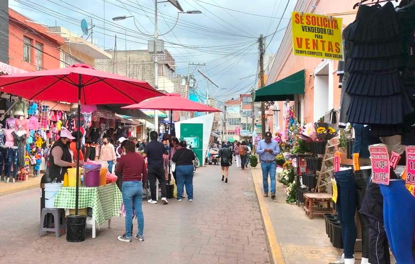 Advierten sanciones y decomisos a comerciantes en calles de Tehuacán