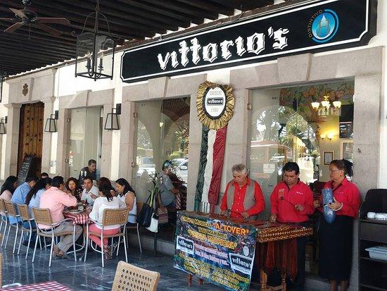 Roban 250 mil pesos del restaurante Vittorio's en Atlixco