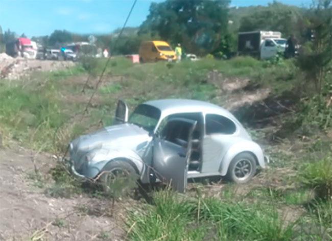 Rafaguean a sujeto cuando conducía vocho en Izúcar