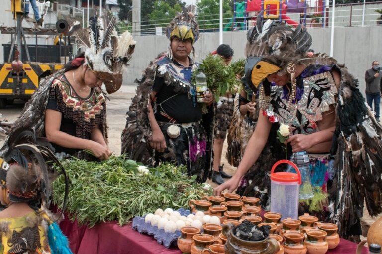 Se manifiestan en Huauchinango contra anuncio que denigra a los voladores de Papantla