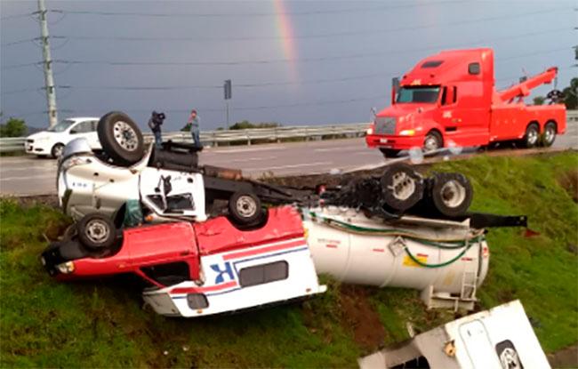 Accidente en Forjadores paraliza tráfico en el Periférico con sentido a Angelópolis