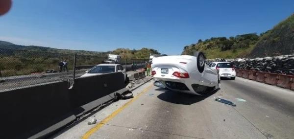 Sufre accidente carretero el diputado Pedro Carrizales, El Mijis