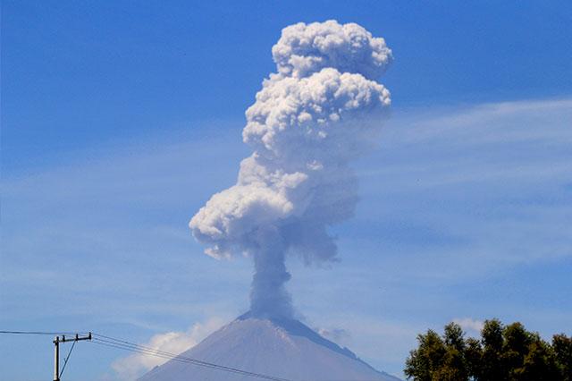 Explosiones del Popocatépetl no espantan a pobladores de San Pedro Benito Juárez