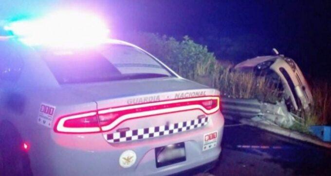 Mueren dos mujeres tras voltear su auto en Palmar de Bravo