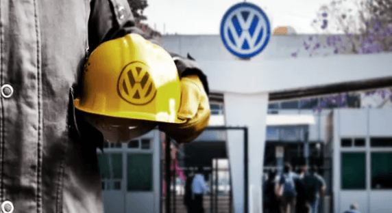 Trabajadores de VW rechazan por segunda ocasión aumento del 11%