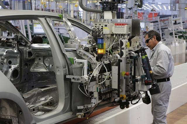 Industria automotriz de Puebla becará a poblanos para capacitarse en Europa