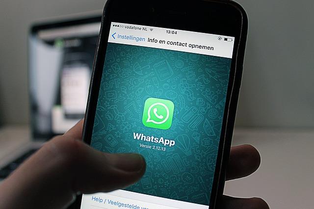 De esta manera puedes evitar que te espíen en whatsapp