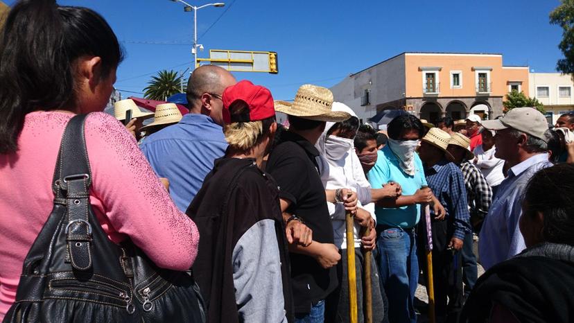 Detienen a ex militar armado en marcha de la 28 de Octubre