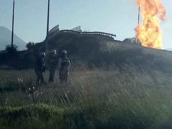VIDEO: Cumple más de 36 horas incendio en toma de Acajete