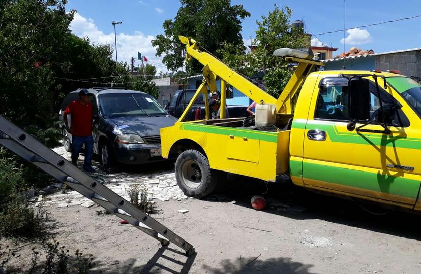Hallan vehículos robados en casa de hermano de regidor de Tepeaca