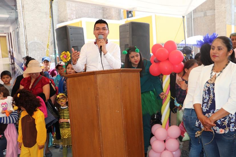 Con desfile, reciben primavera en Palmarito Tochapan
