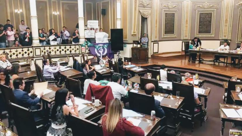 Propuesta para despenalizar el aborto divide al Congreso