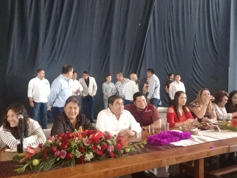Celebra Barbosa que INE lo ratifique como gobernador