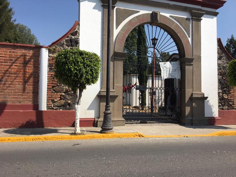 Panteones en zona de Cholula registran escasa afluencia de visitantes