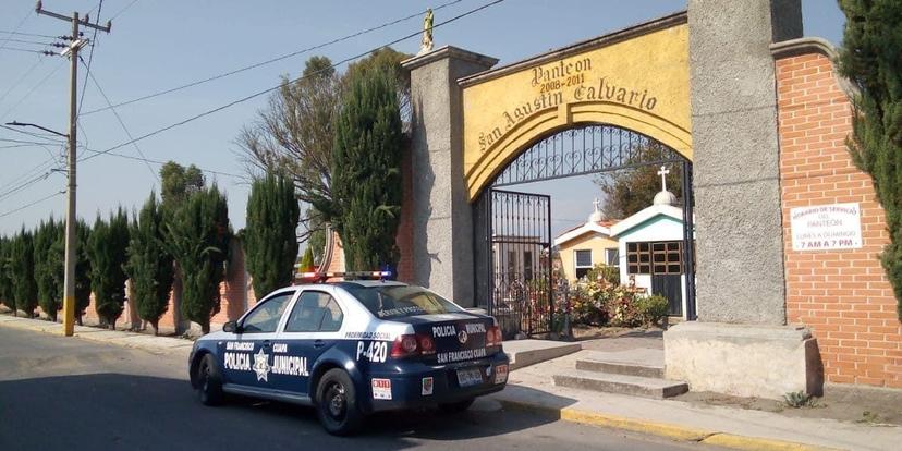 Panteones en zona de Cholula registran escasa afluencia de visitantes