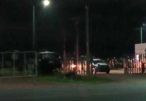 Pobladores retienen a policías por detención de vehículo huachicolero en Chignahuapan