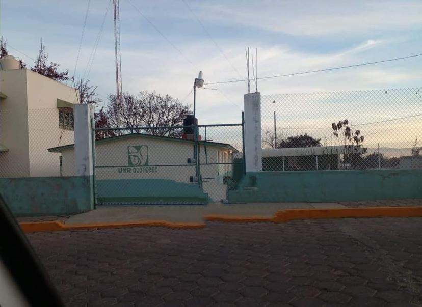 Roban clínica del IMSS en Ocotepec; se llevan computadoras y medicinas 