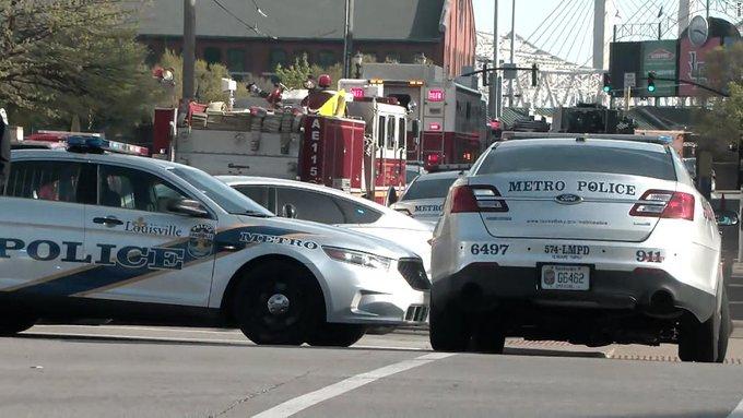 Ya van cinco muertos por tiroteo en edificio bancario de Louisville, Kentucky