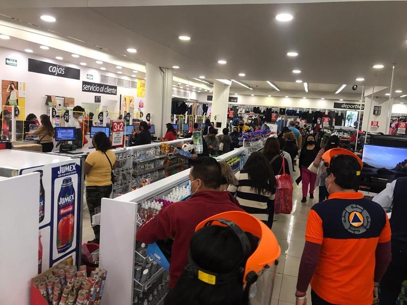 Castigan a Reyes Magos y clausuran Woolworth en Puebla