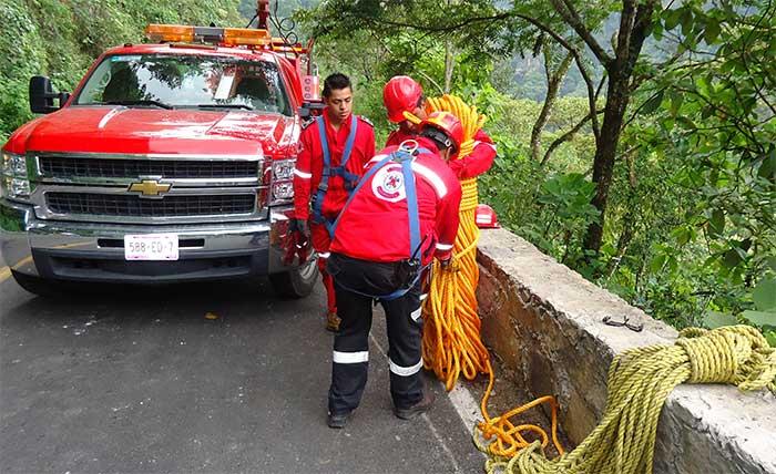 Muere en volcadura comandante de Vialidad en Xochitlán