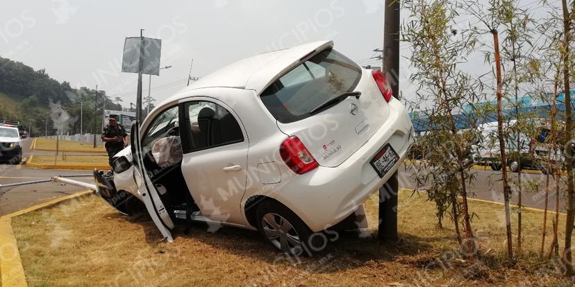 Se duerme y choca contra lámpara en Zacapoaxtla